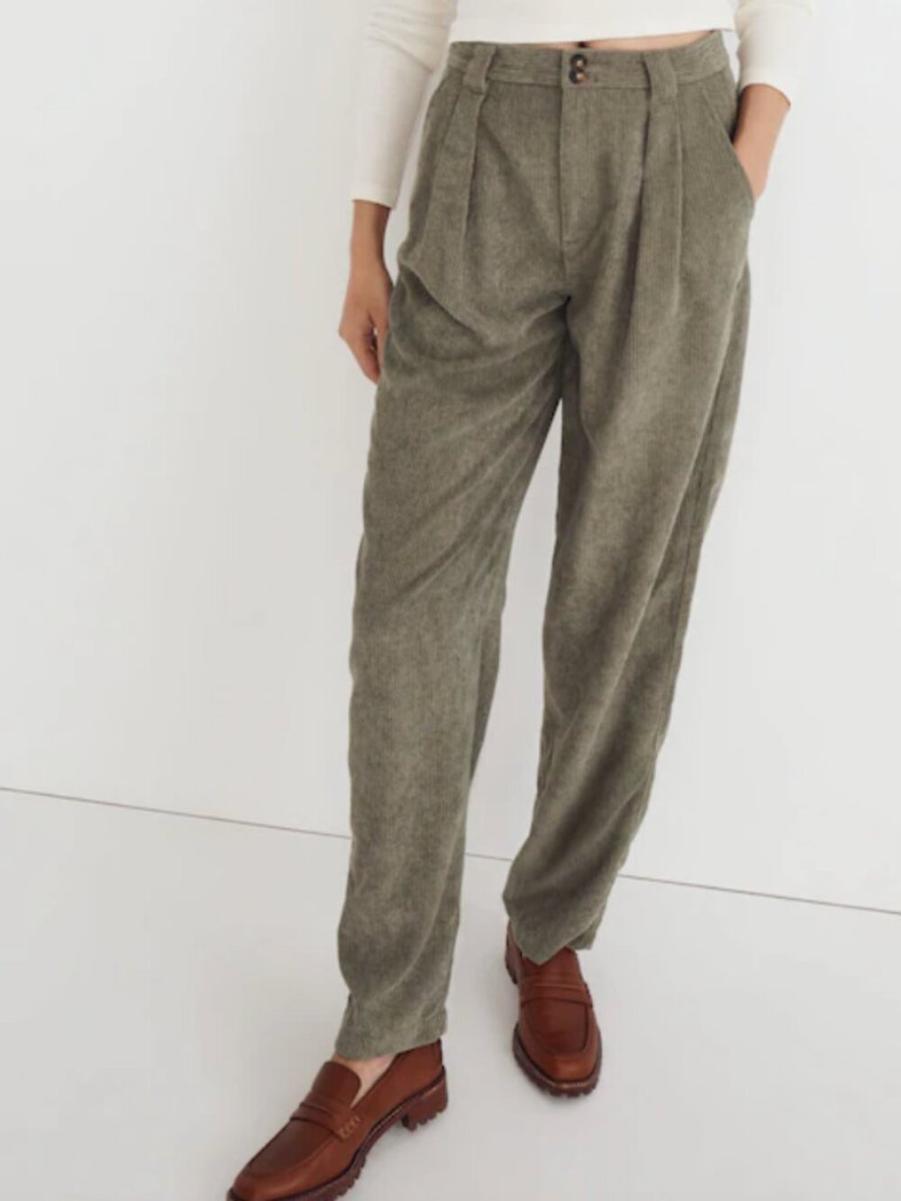 Madewell | Corduroy High-Rise Tapered Pants in Olive Green NG506 | Size 6